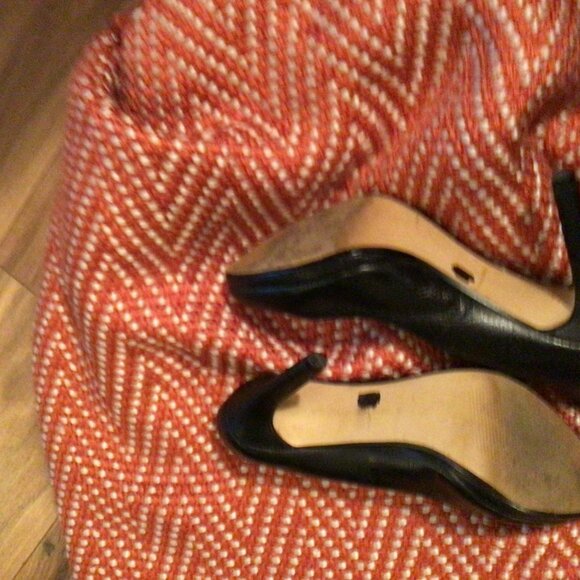 Banana Republic Black Leather Heel 6M - Picture 2 of 7